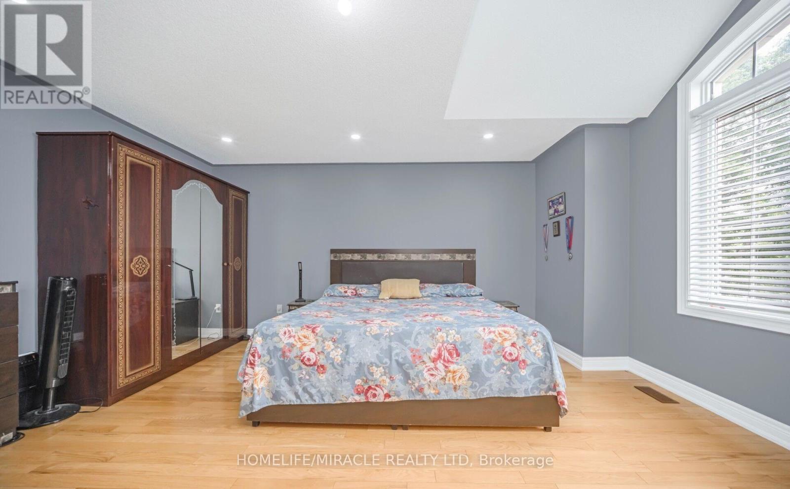 2 Roycrest Street, Brampton, Ontario  L6Z 4P5 - Photo 17 - W12567904