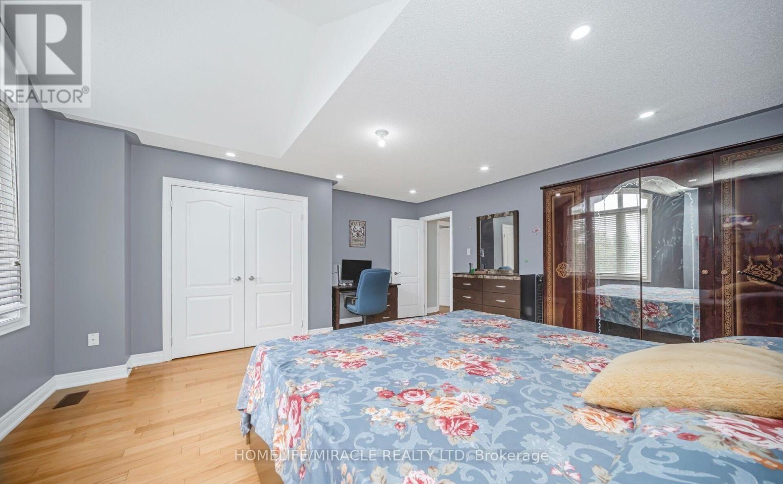 2 Roycrest Street, Brampton, Ontario  L6Z 4P5 - Photo 18 - W12567904