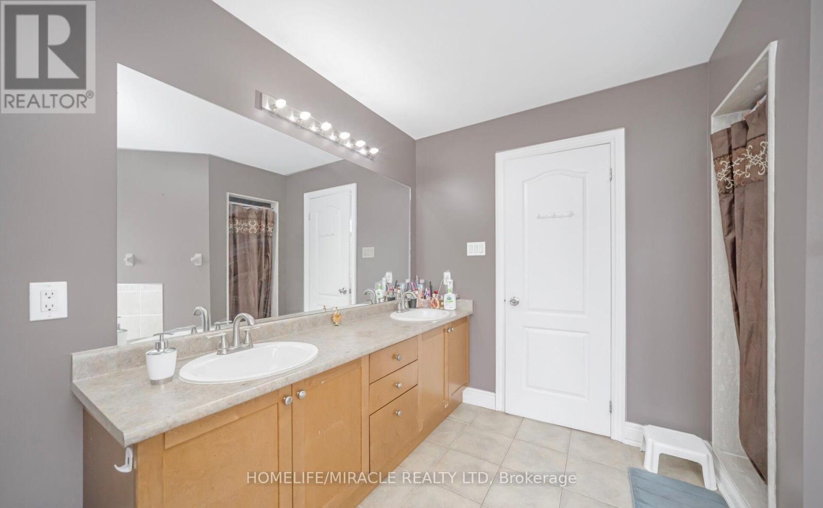 2 Roycrest Street, Brampton, Ontario  L6Z 4P5 - Photo 29 - W12567904