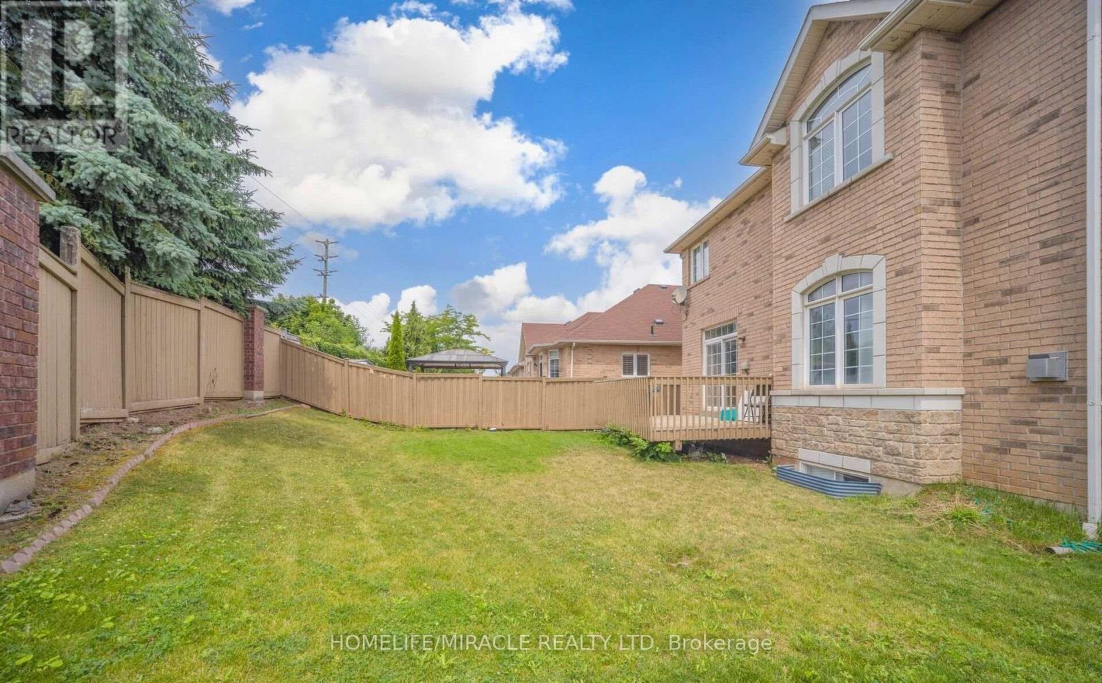 2 Roycrest Street, Brampton, Ontario  L6Z 4P5 - Photo 30 - W12567904