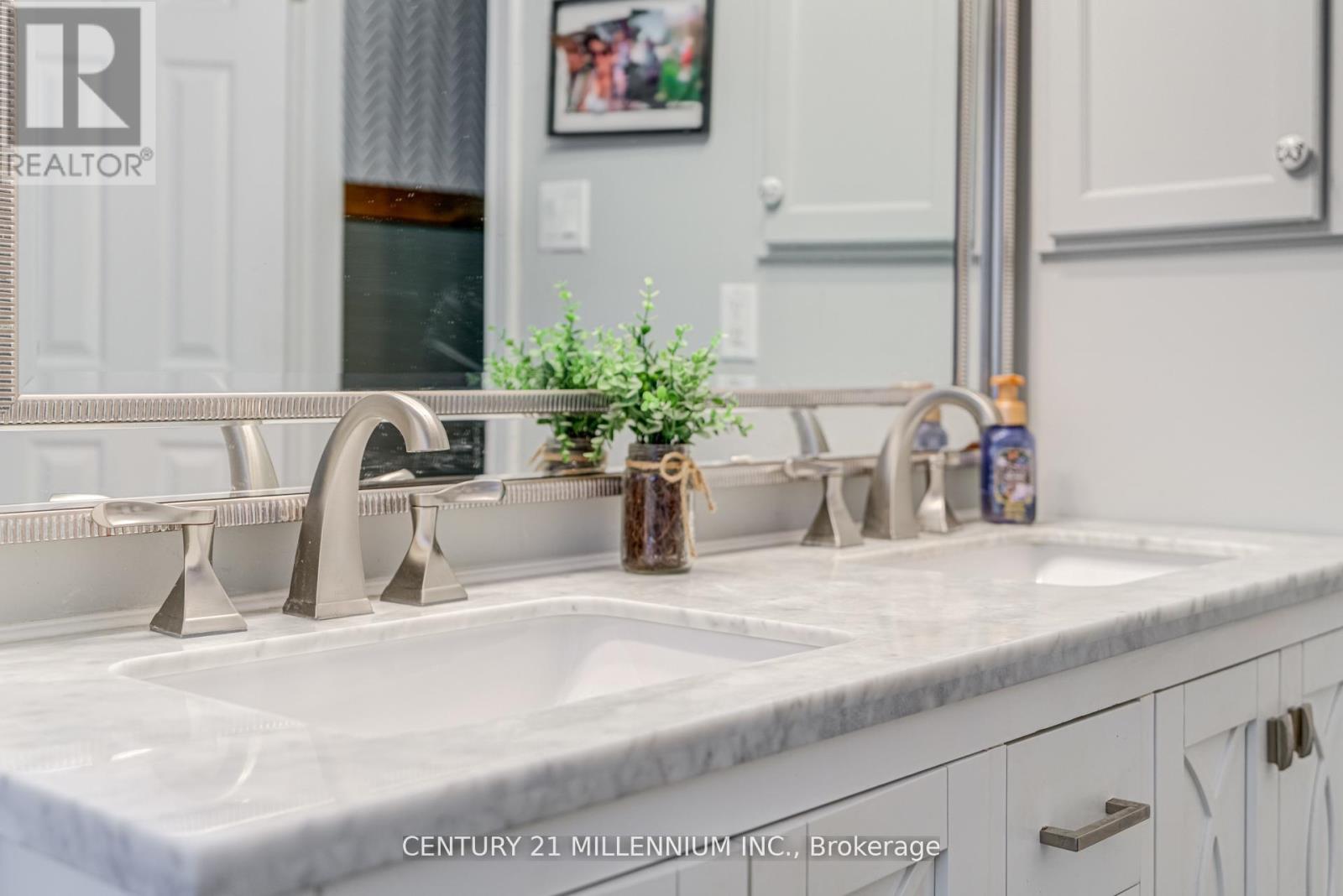 28 Bristol Avenue, Brampton, Ontario  L6X 2B3 - Photo 36 - W12567924