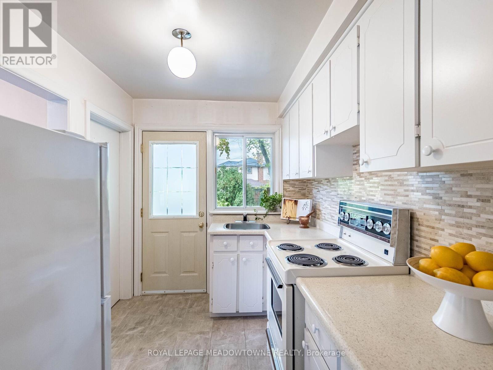 20 Erlesmere Avenue, Brampton, Ontario  L6W 2T5 - Photo 18 - W12567960