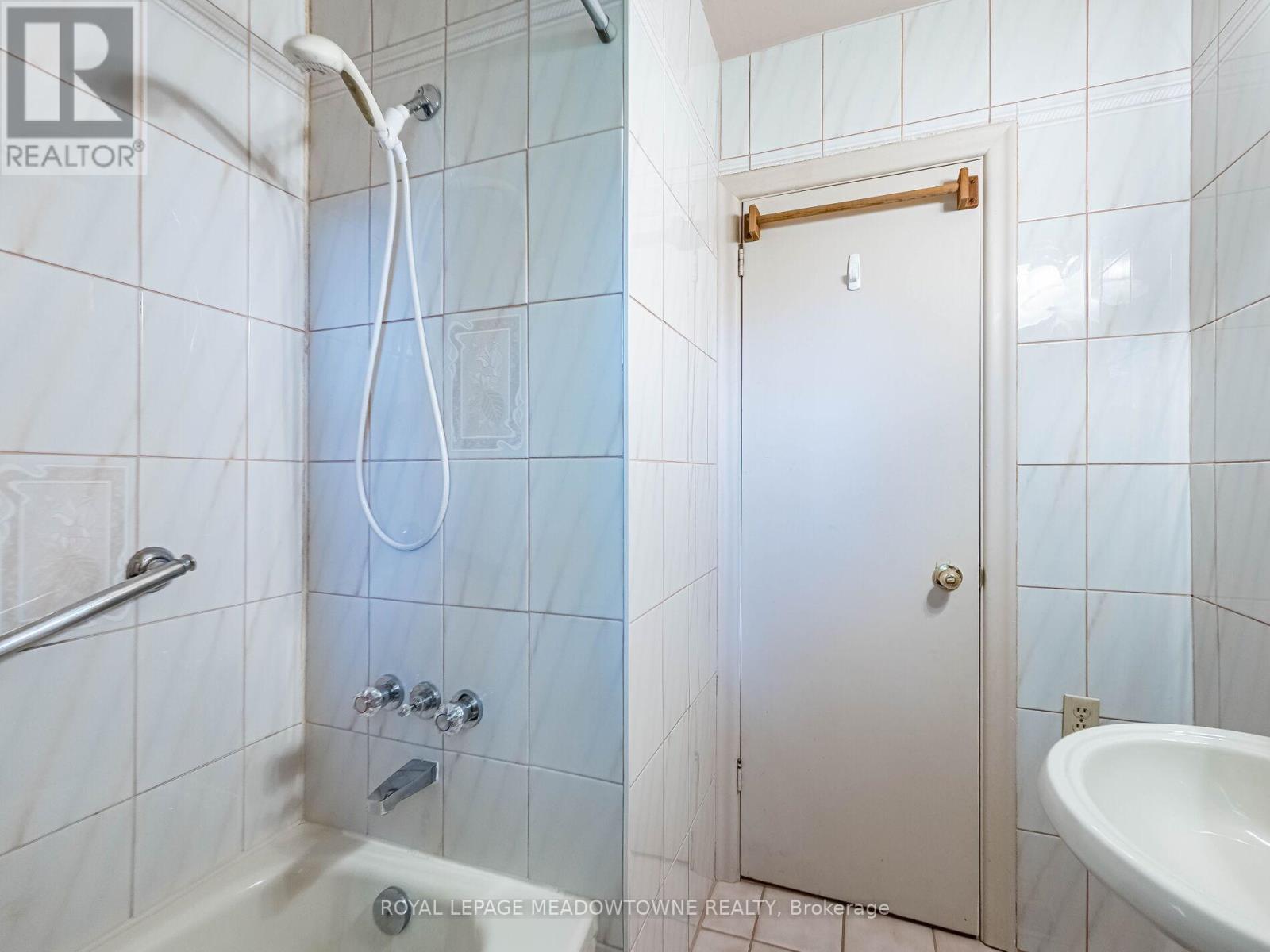 20 Erlesmere Avenue, Brampton, Ontario  L6W 2T5 - Photo 39 - W12567960