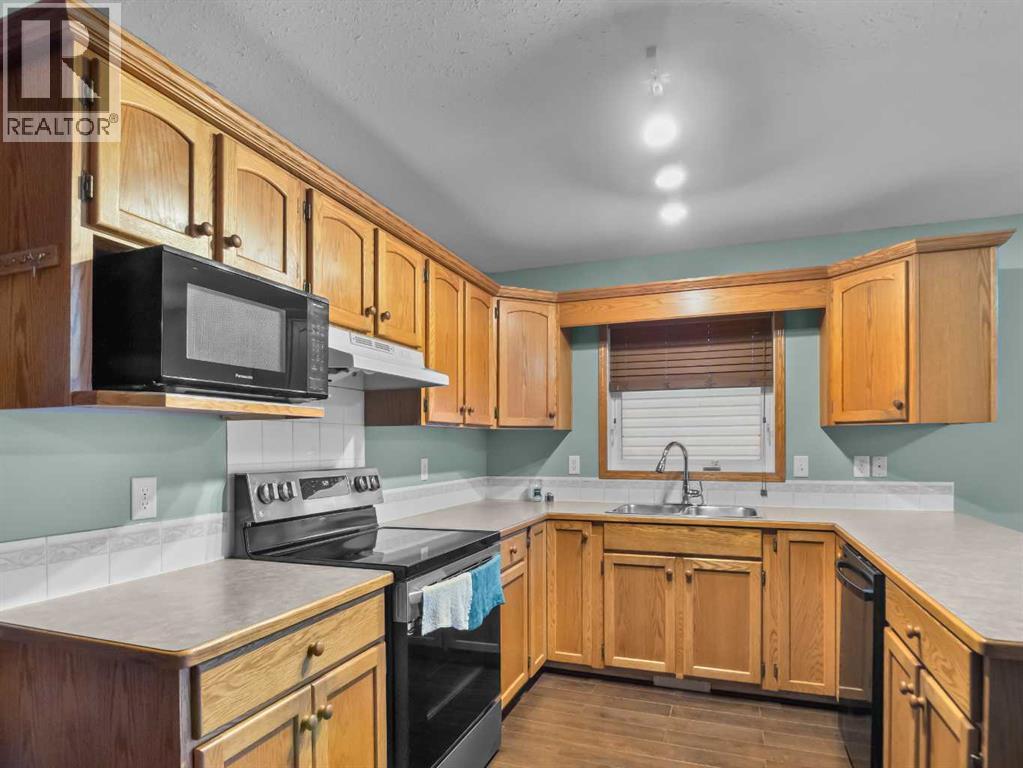 109 Duckering Close, Red Deer, Alberta  T4R 2Z4 - Photo 5 - A2270607