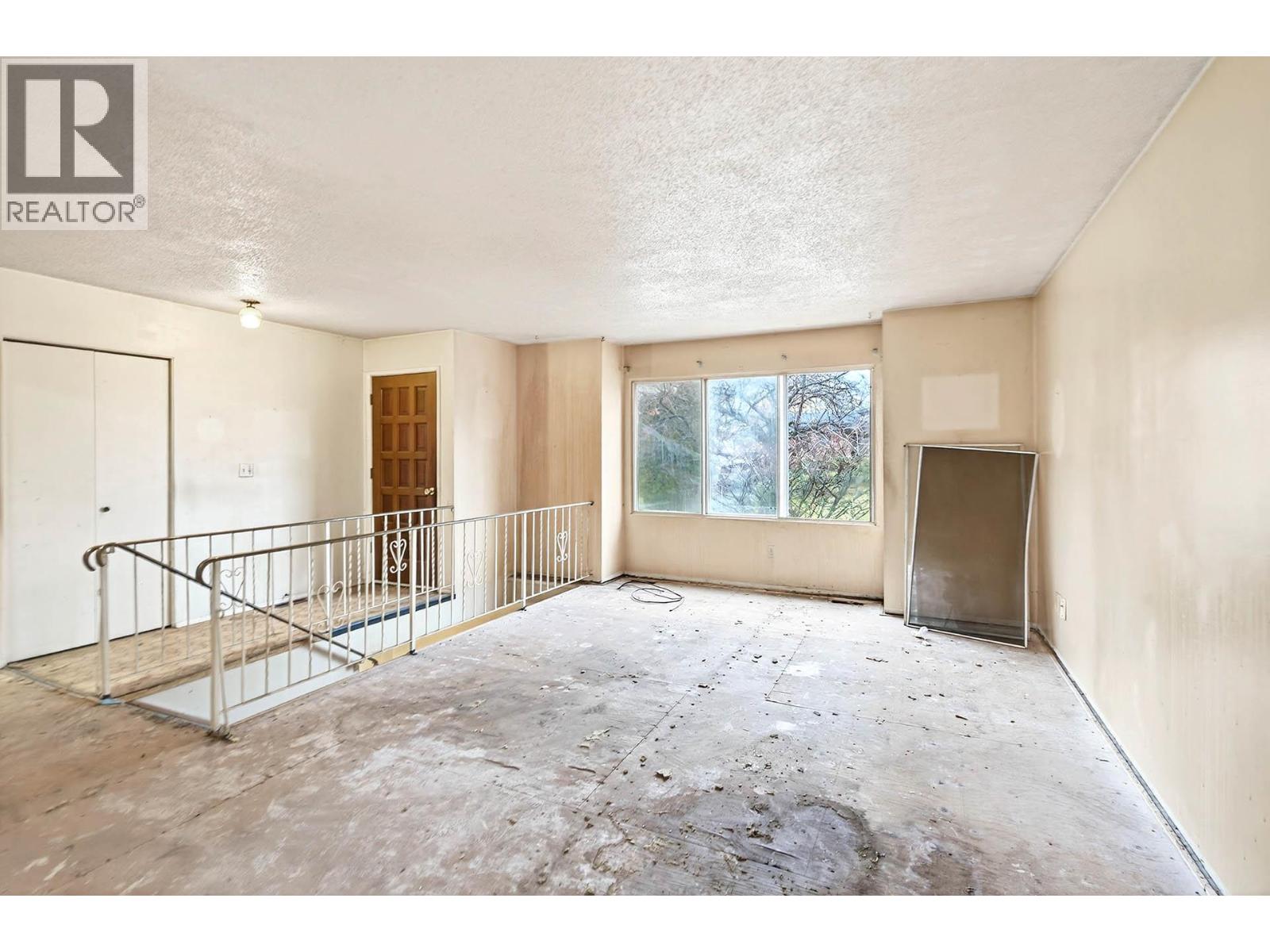 1269 Hook Drive, Kamloops, British Columbia  V2B 7S8 - Photo 6 - 10369733