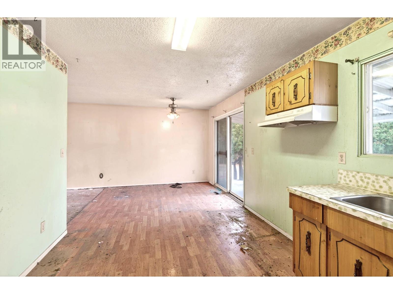 1269 Hook Drive, Kamloops, British Columbia  V2B 7S8 - Photo 12 - 10369733