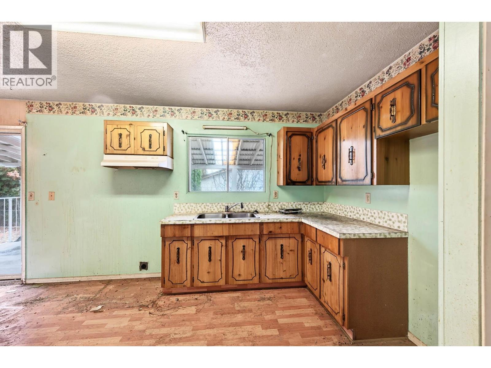 1269 Hook Drive, Kamloops, British Columbia  V2B 7S8 - Photo 11 - 10369733