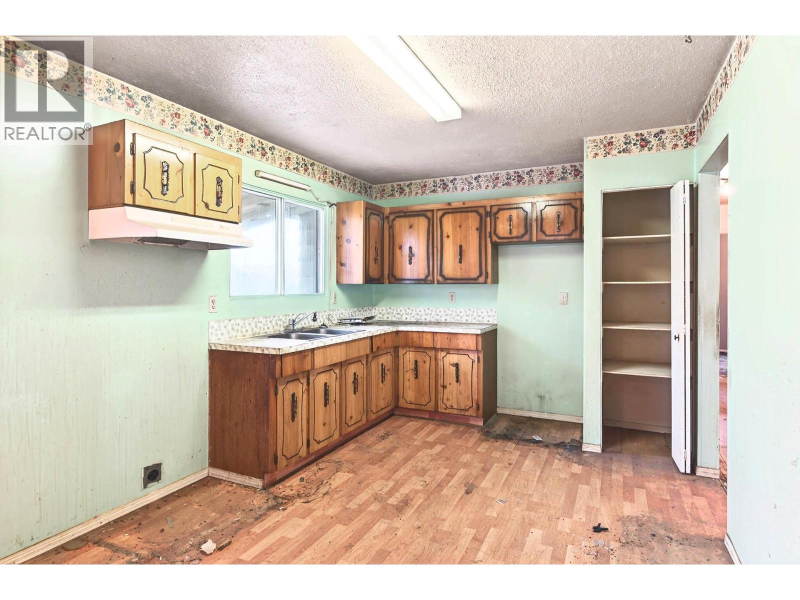 1269 Hook Drive, Kamloops, British Columbia  V2B 7S8 - Photo 10 - 10369733