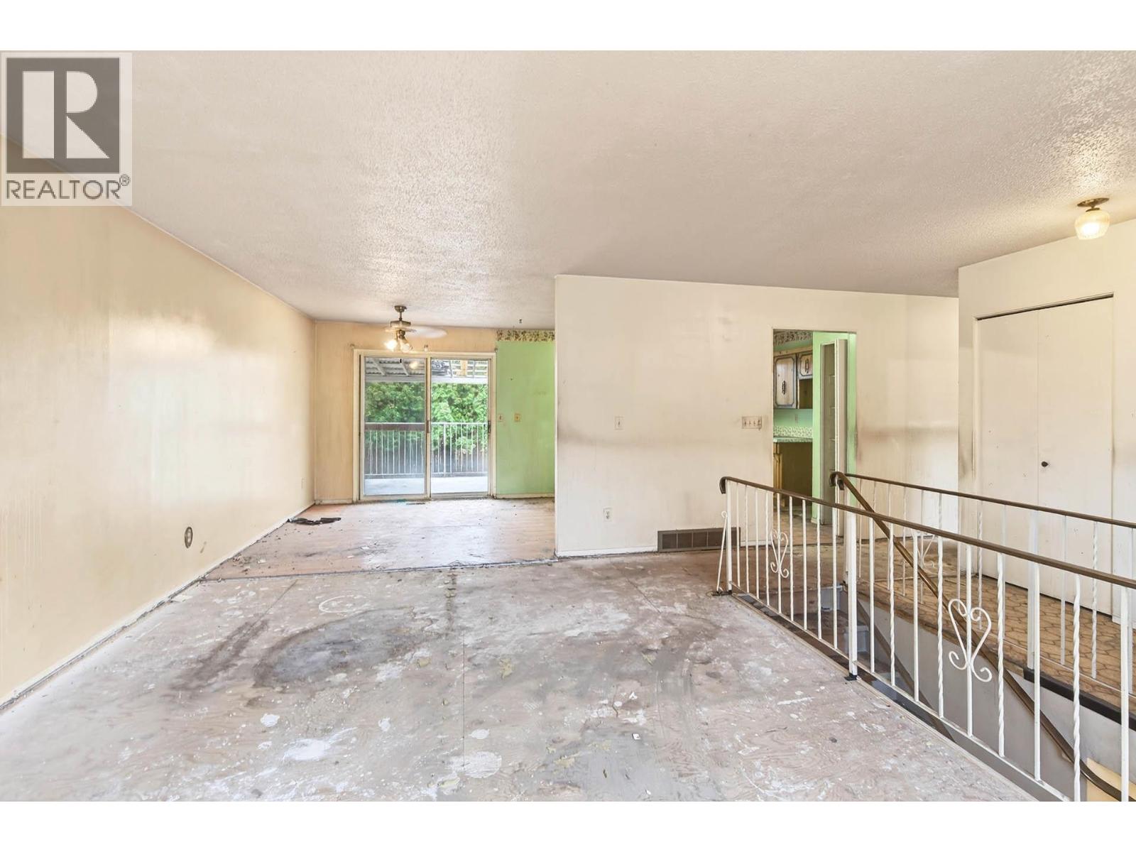 1269 Hook Drive, Kamloops, British Columbia  V2B 7S8 - Photo 7 - 10369733