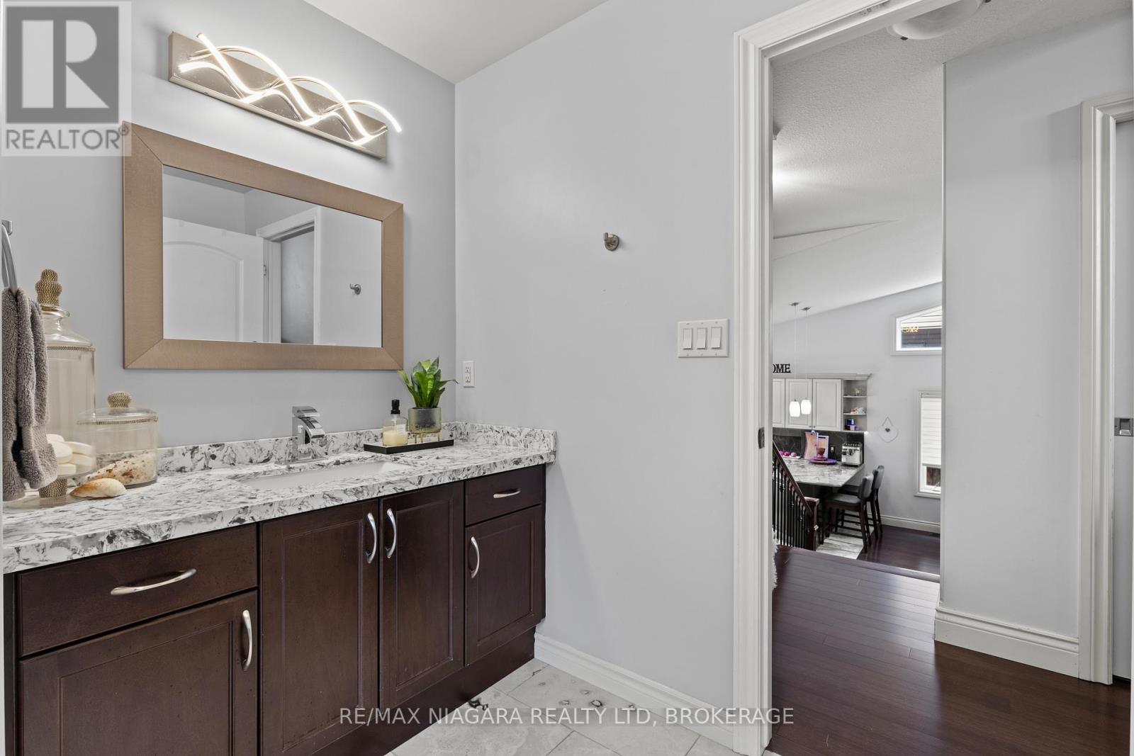 9147 Hendershot Boulevard, Niagara Falls, Ontario  L2H 0E3 - Photo 22 - X12560784