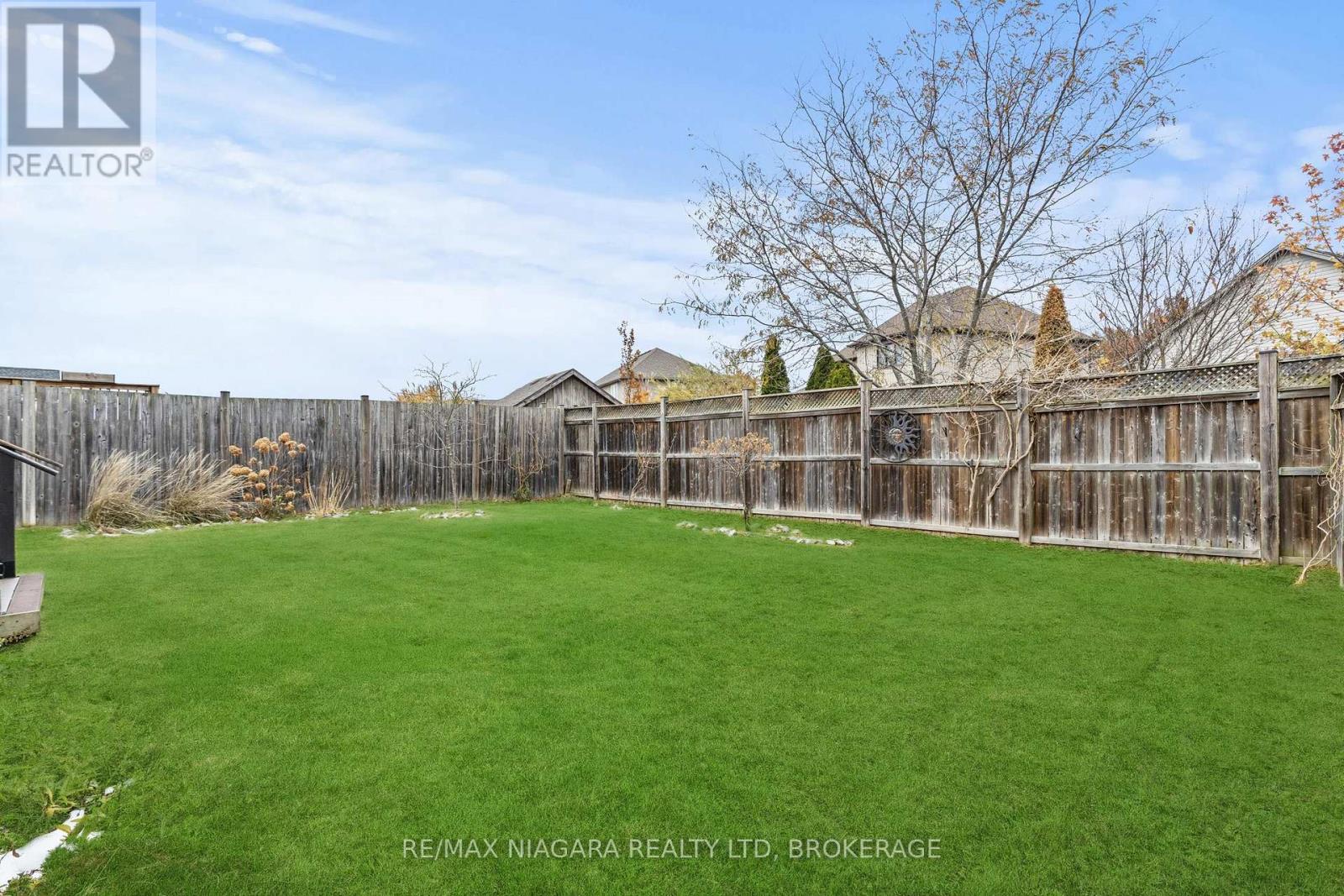 9147 Hendershot Boulevard, Niagara Falls, Ontario  L2H 0E3 - Photo 5 - X12560784