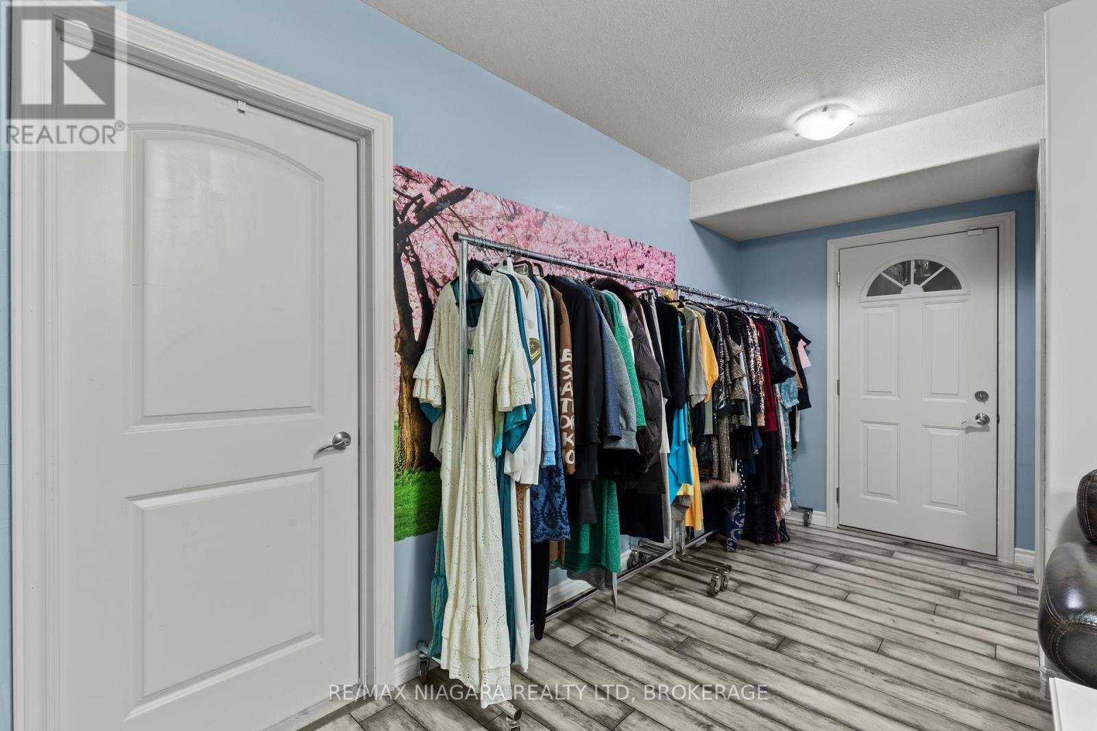 9147 Hendershot Boulevard, Niagara Falls, Ontario  L2H 0E3 - Photo 28 - X12560784