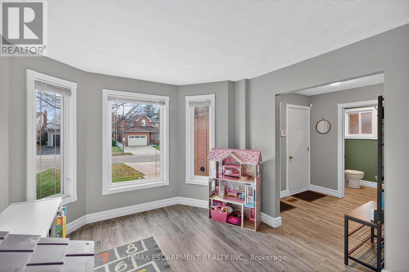 84 Branthaven Drive, Hamilton, Ontario  L8J 2M5 - Photo 10 - X12567822