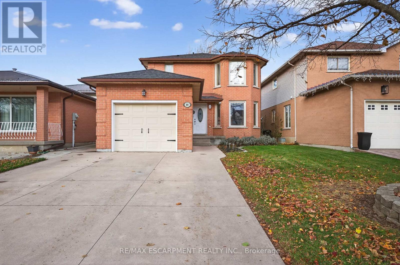 84 Branthaven Drive, Hamilton, Ontario  L8J 2M5 - Photo 4 - X12567822