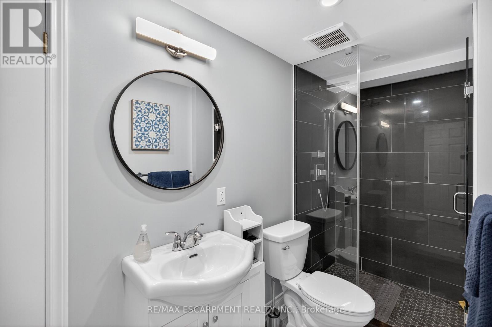 84 Branthaven Drive, Hamilton, Ontario  L8J 2M5 - Photo 40 - X12567822