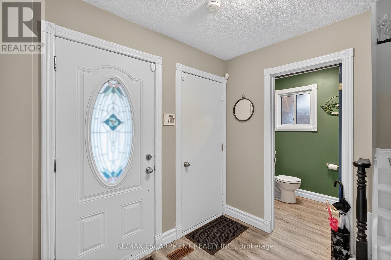 84 Branthaven Drive, Hamilton, Ontario  L8J 2M5 - Photo 6 - X12567822