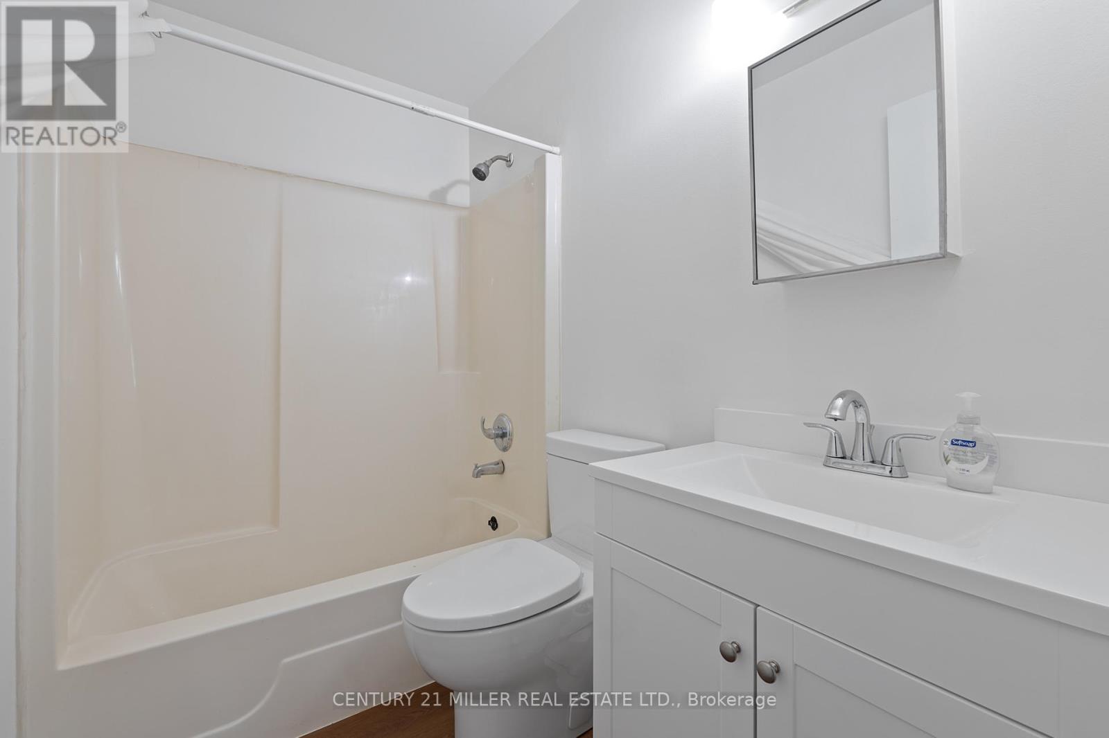 41 Valleyview Road, Kitchener, Ontario  N2E 3H9 - Photo 10 - X12567854