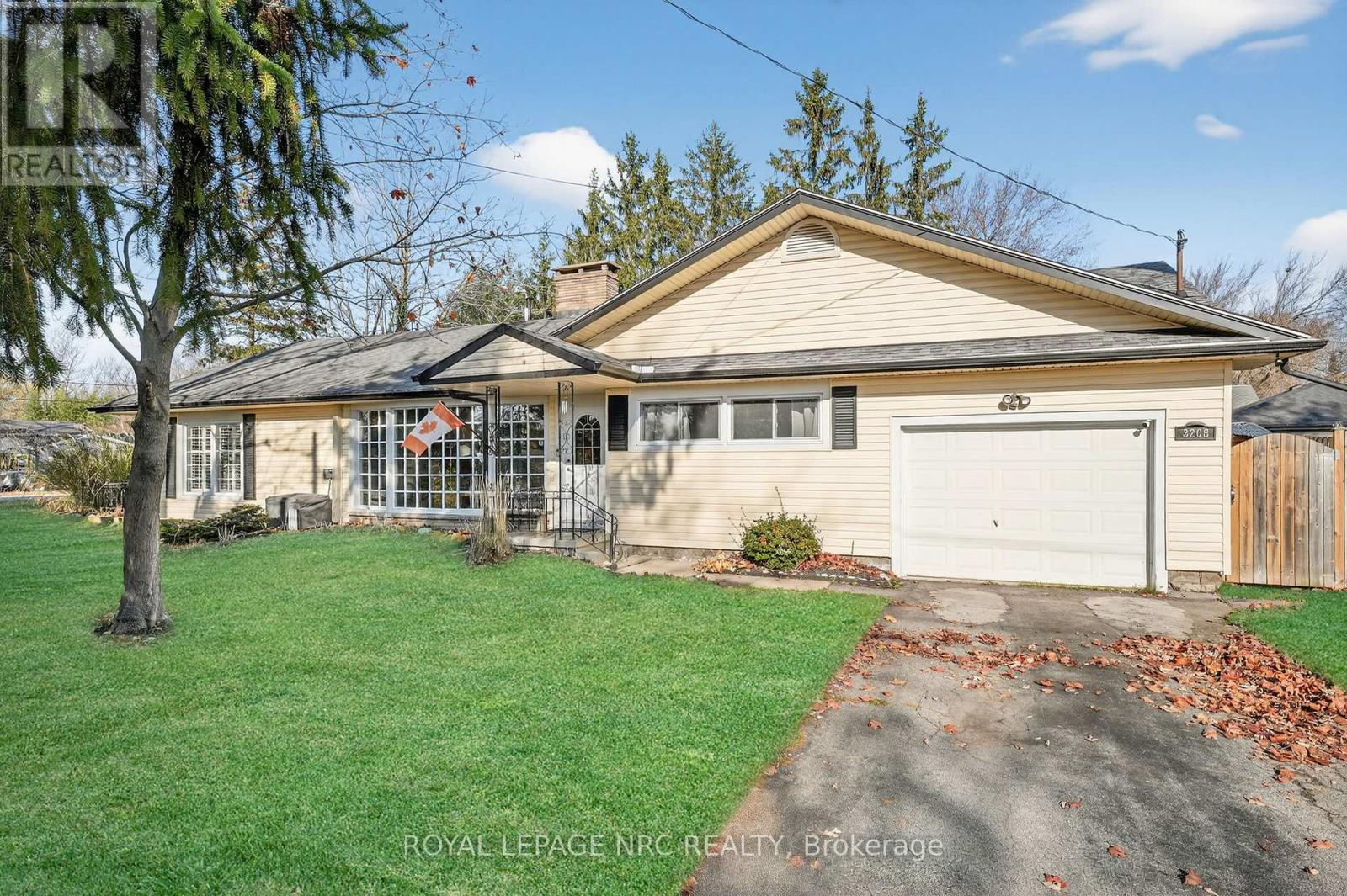 3208 Young Avenue, Fort Erie, Ontario  L0S 1N0 - Photo 2 - X12567870