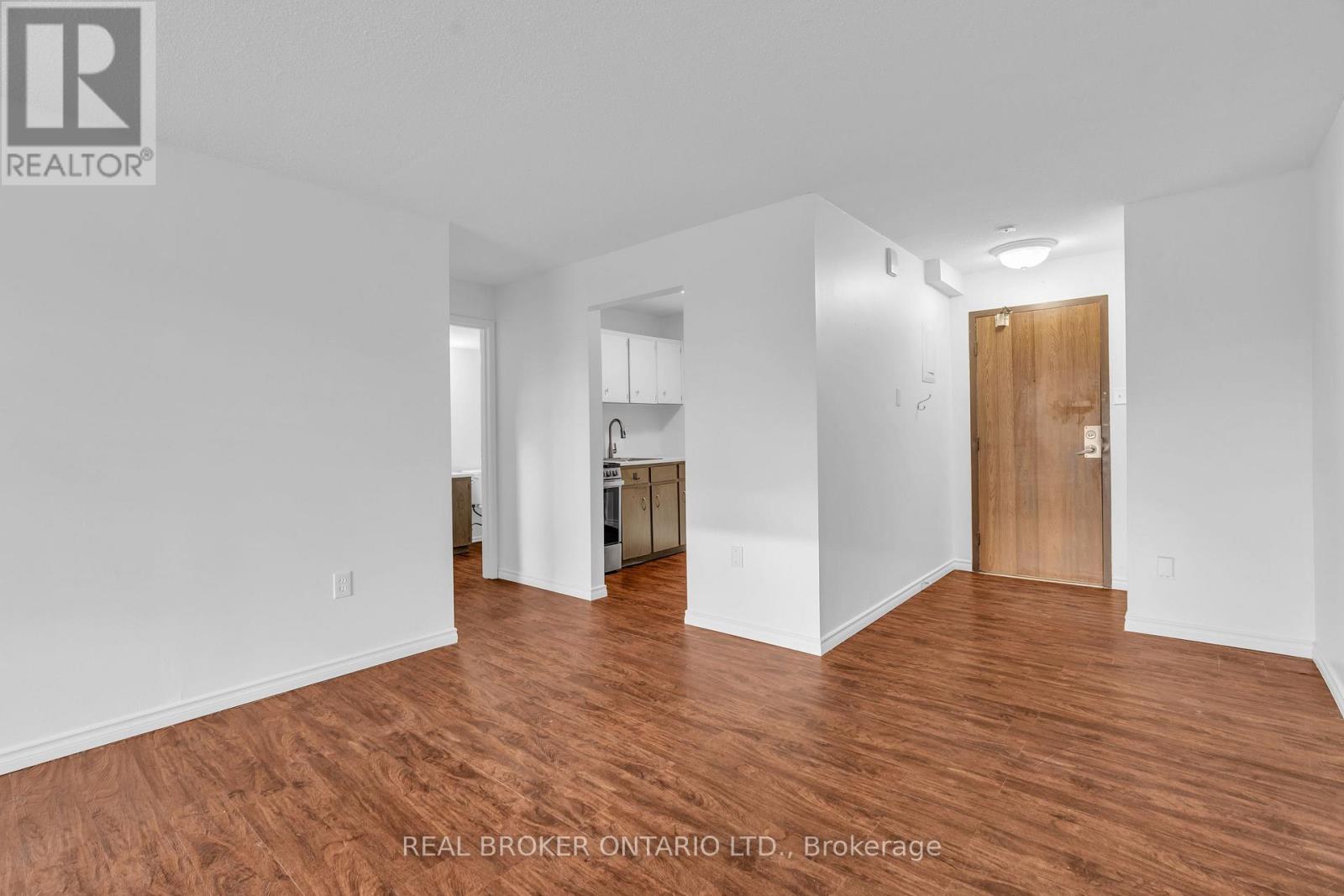 602 - 64 Benton Street, Kitchener, Ontario  N2G 4L9 - Photo 10 - X12567944