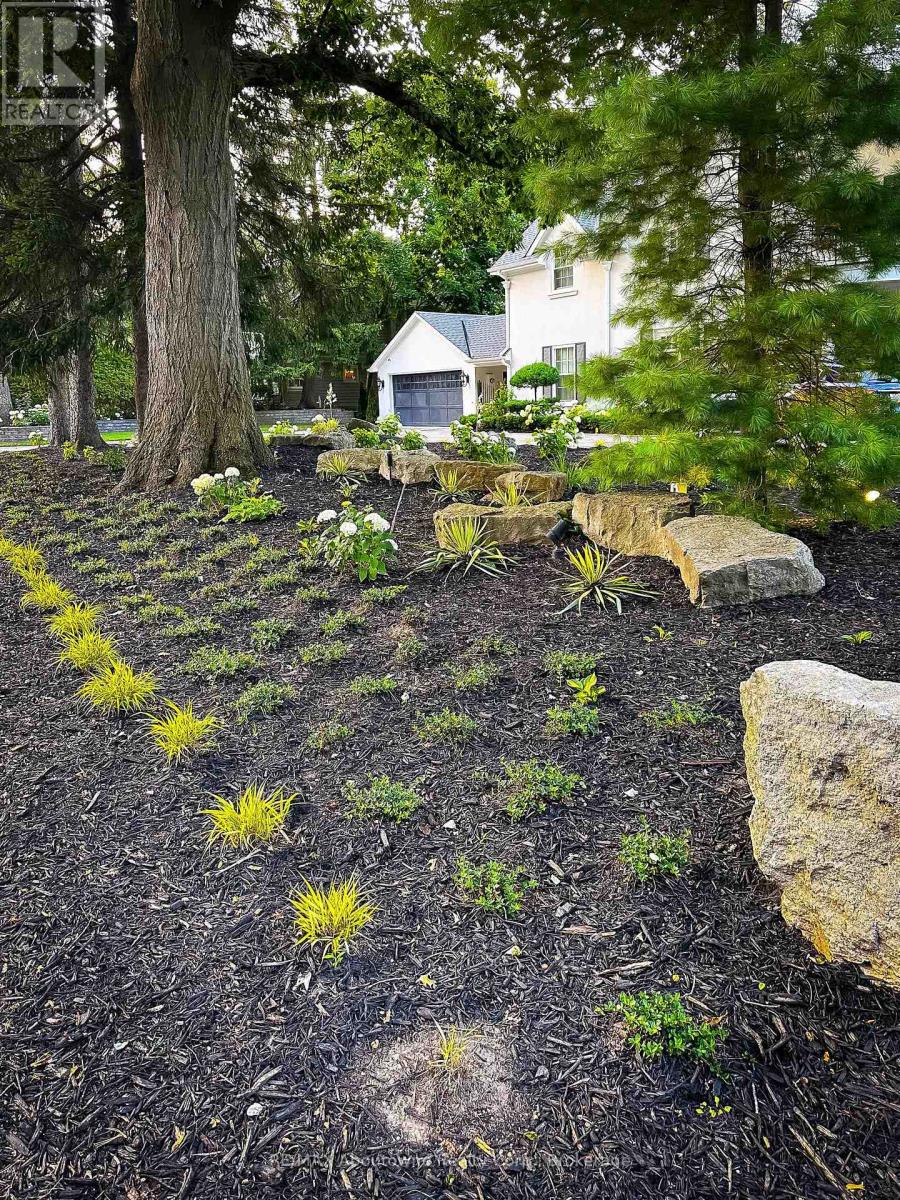 317 Gloucester Avenue, Oakville, Ontario  L6J 3W8 - Photo 13 - W12568002