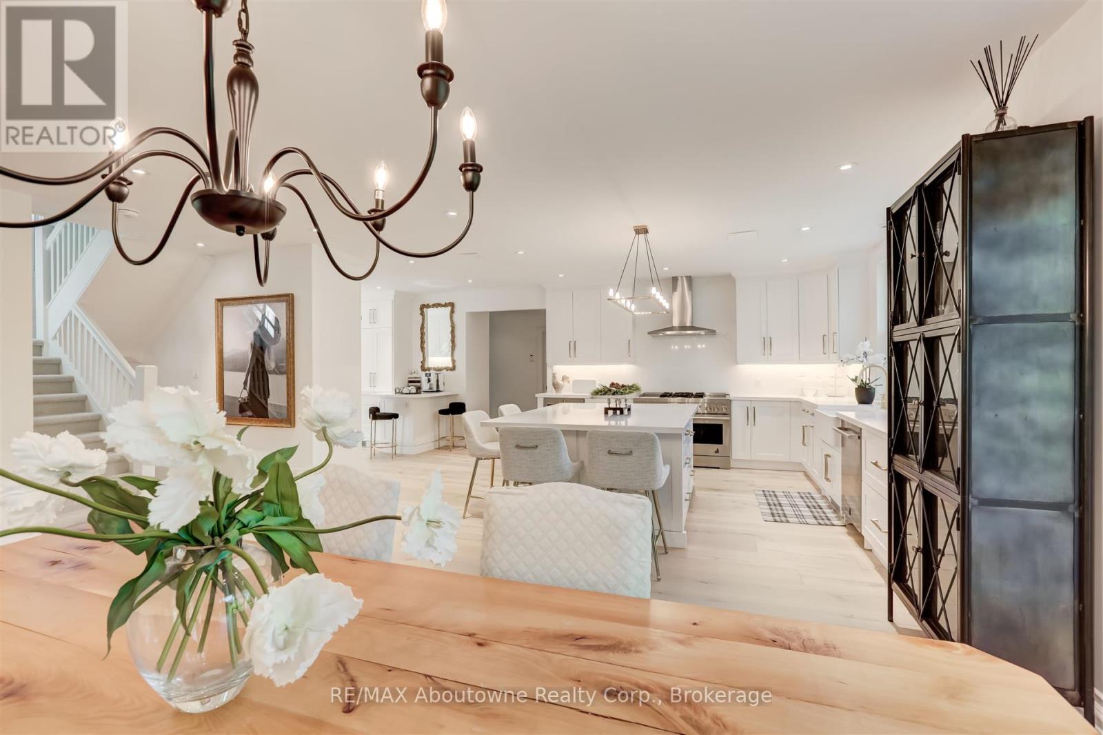 317 Gloucester Avenue, Oakville, Ontario  L6J 3W8 - Photo 22 - W12568002