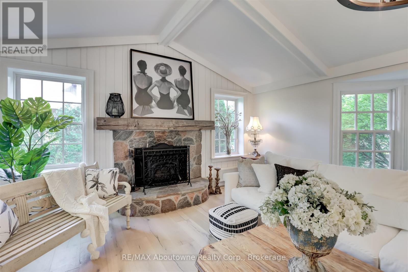 317 Gloucester Avenue, Oakville, Ontario  L6J 3W8 - Photo 33 - W12568002