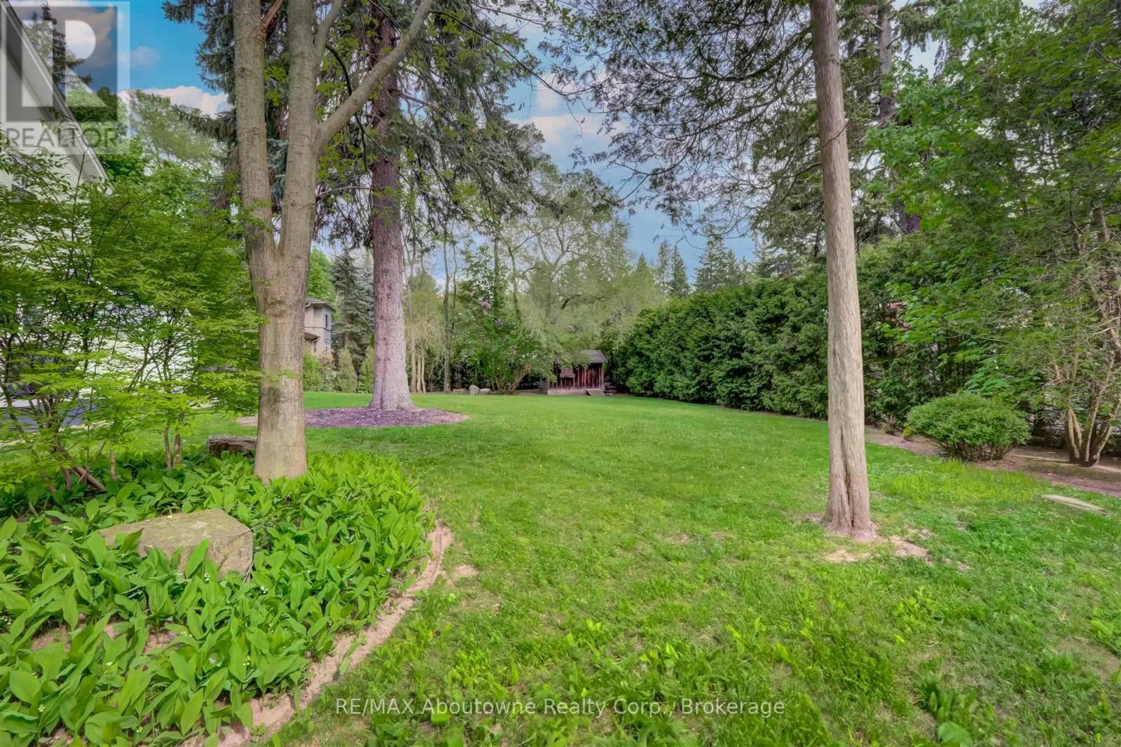 317 Gloucester Avenue, Oakville, Ontario  L6J 3W8 - Photo 37 - W12568002