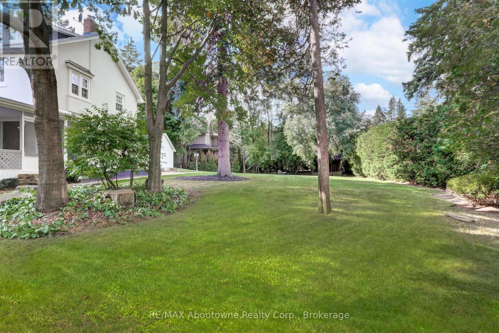 317 Gloucester Avenue, Oakville, Ontario  L6J 3W8 - Photo 38 - W12568002