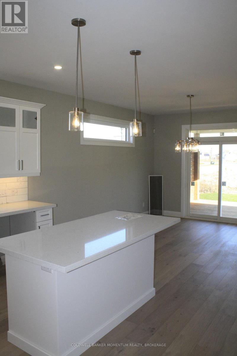 342 Bassett Avenue, Fort Erie, Ontario  L2A 5L8 - Photo 12 - X12567986