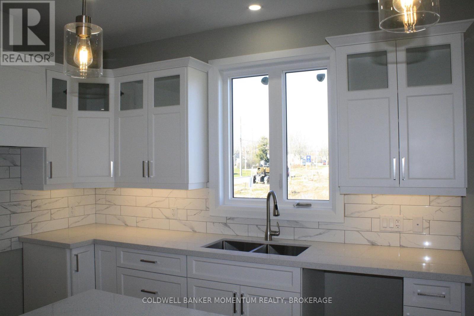 342 Bassett Avenue, Fort Erie, Ontario  L2A 5L8 - Photo 15 - X12567986