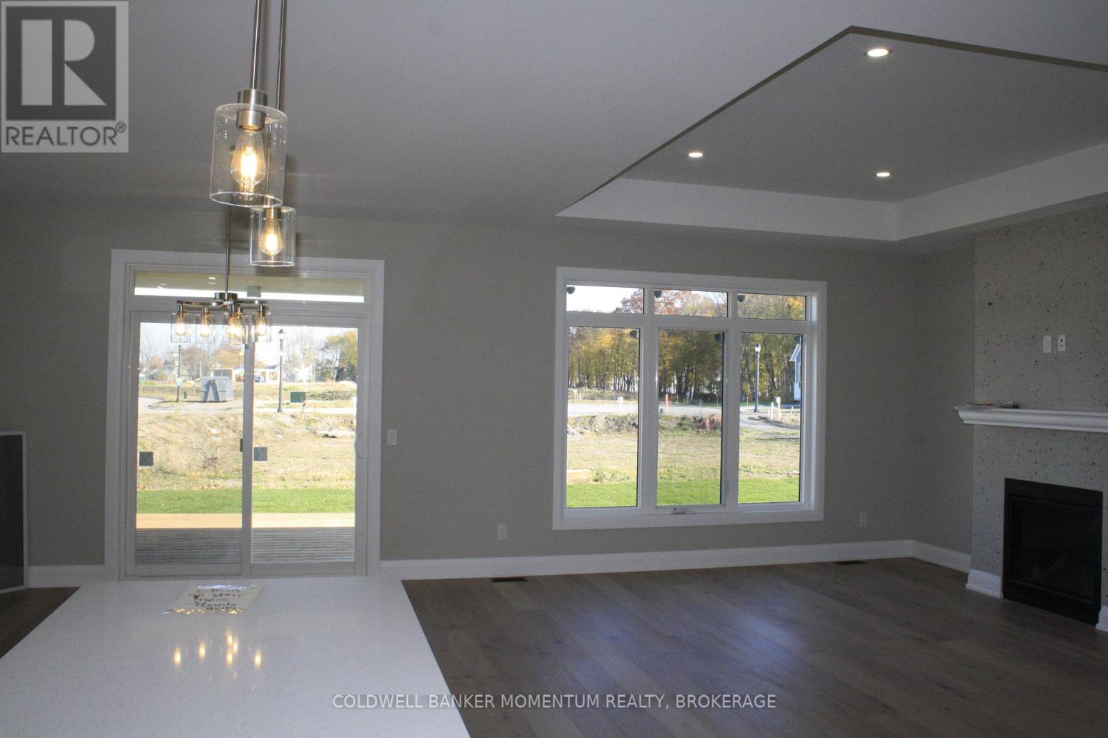 342 Bassett Avenue, Fort Erie, Ontario  L2A 5L8 - Photo 5 - X12567986