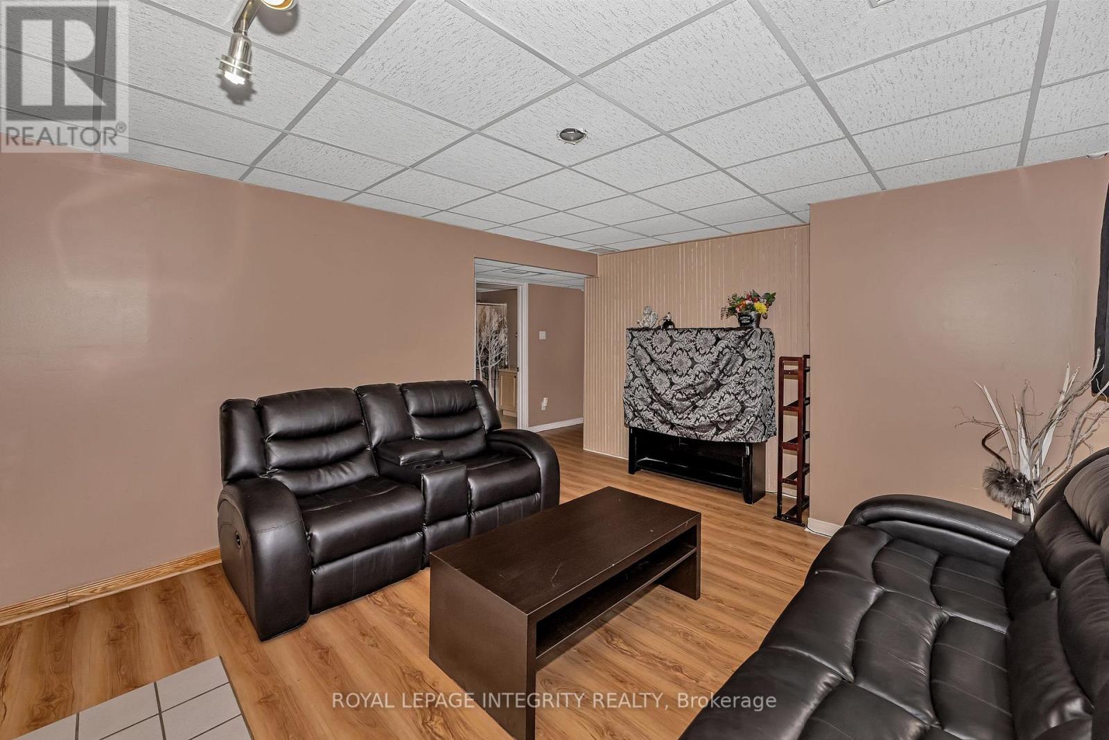 17372 Cameron Road, South Stormont, Ontario  K0C 2A0 - Photo 17 - X12474348