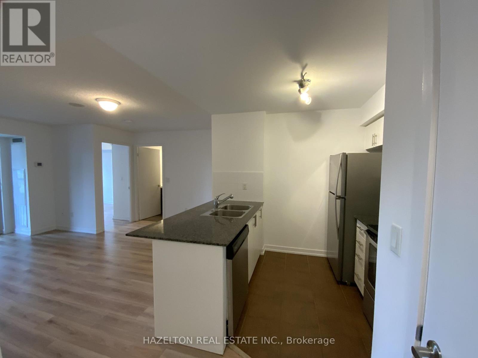 810 - 1410 Dupont Street, Toronto, Ontario  M6H 2B1 - Photo 6 - W12560414