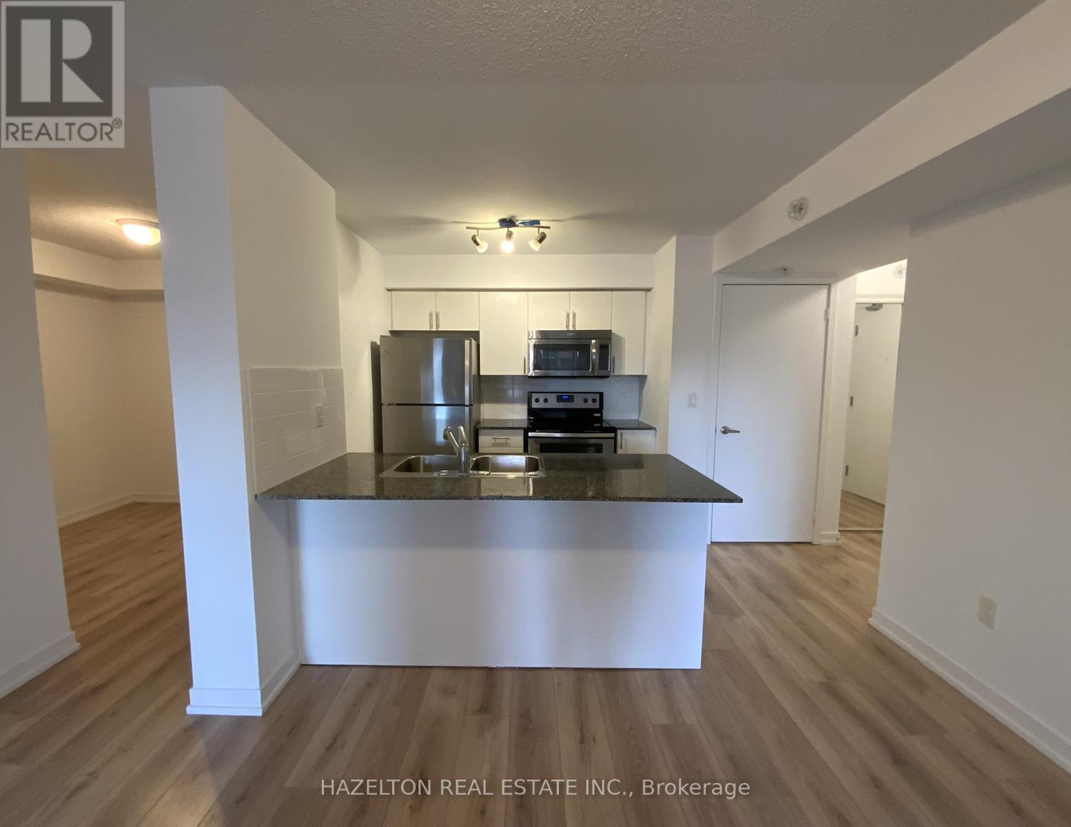 810 - 1410 Dupont Street, Toronto, Ontario  M6H 2B1 - Photo 7 - W12560414