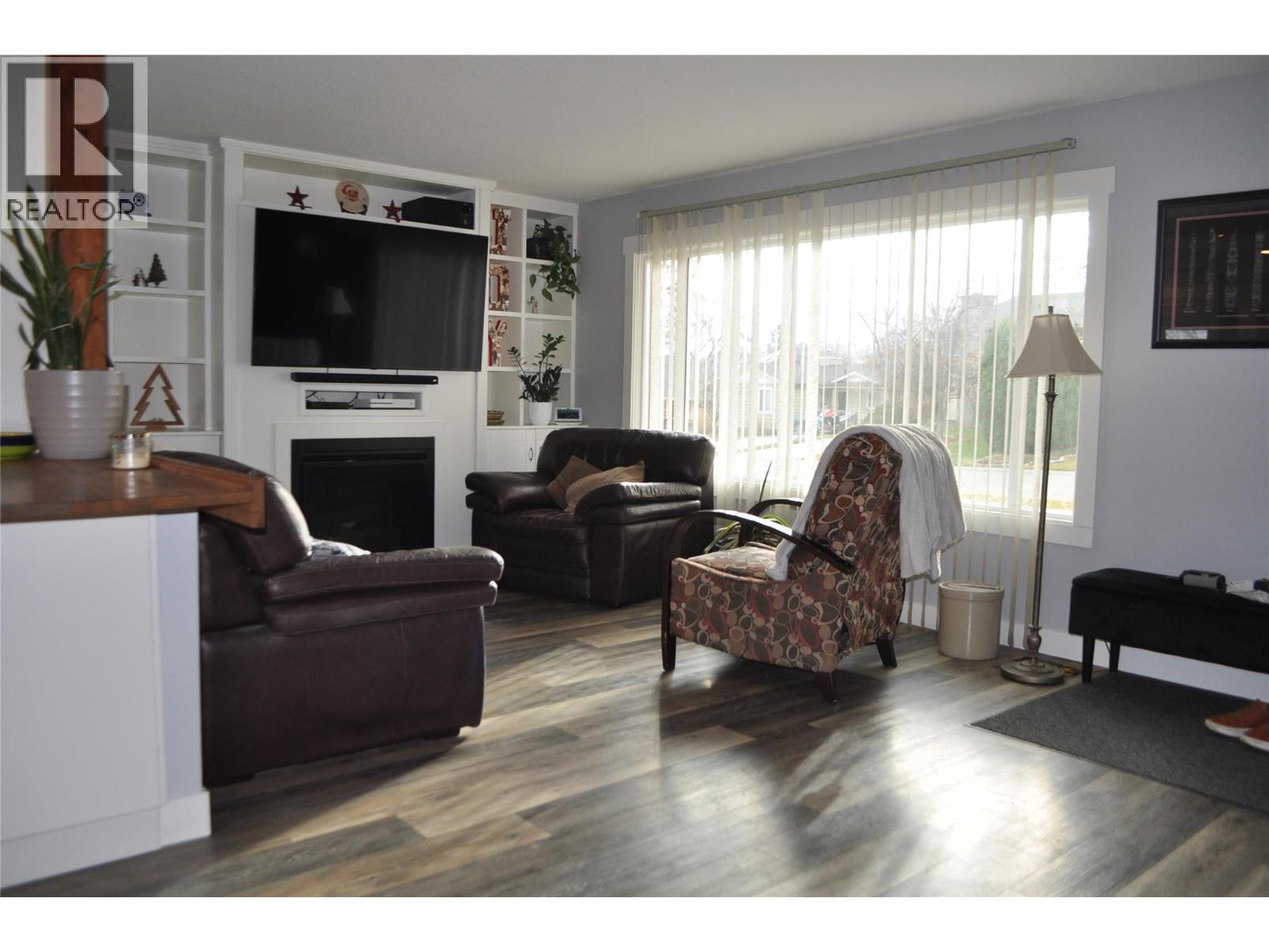 442 Garibaldi Drive, Kamloops, British Columbia  V2E 2A9 - Photo 8 - 10369204