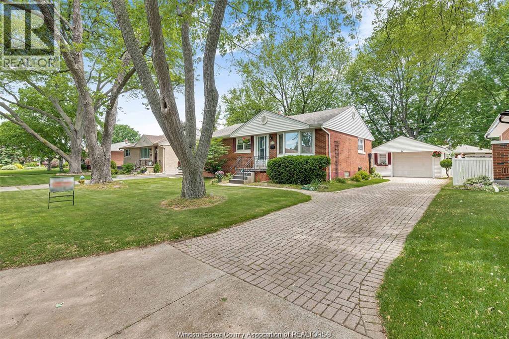 3692 Mckay Avenue, Windsor, Ontario  N9E 2S2 - Photo 3 - 25029370