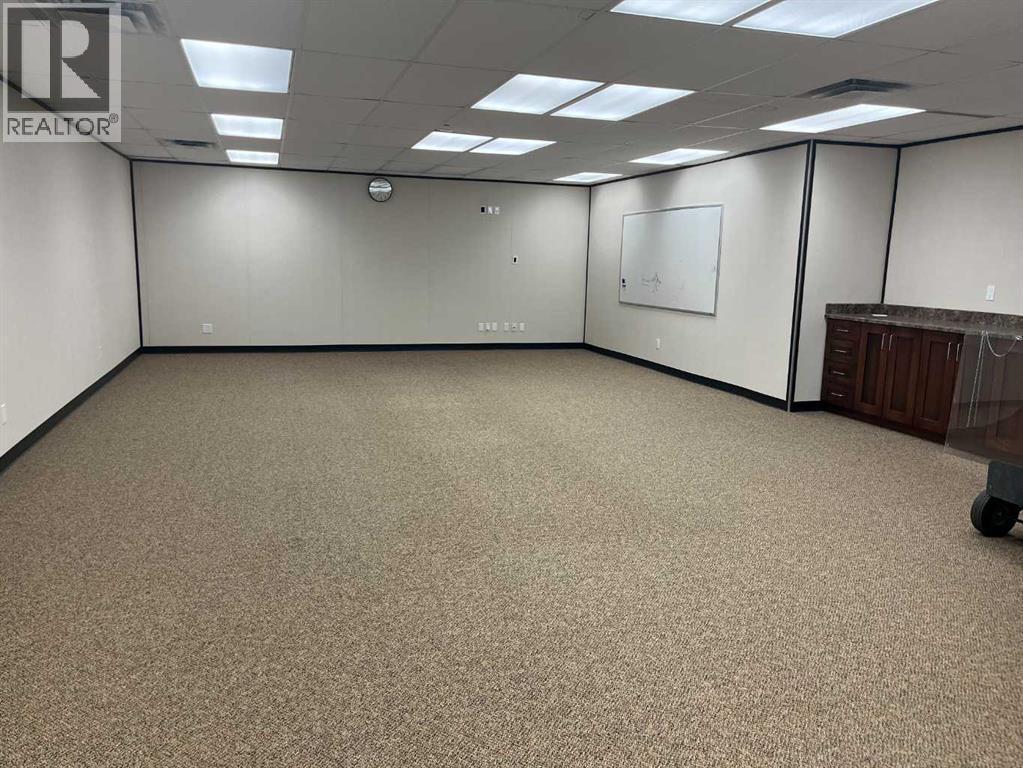 201-205 2 Street Ne, Slave Lake, Alberta  T0G 2A2 - Photo 2 - A2271900