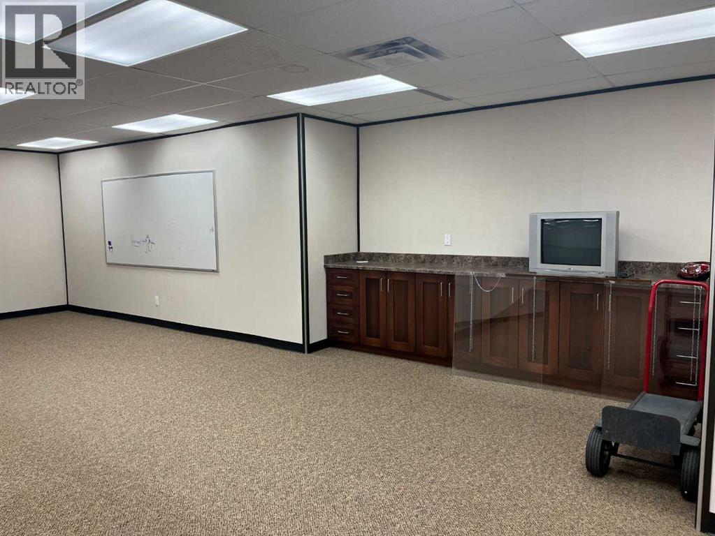 201-205 2 Street Ne, Slave Lake, Alberta  T0G 2A2 - Photo 3 - A2271900