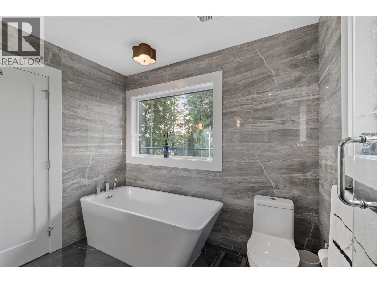 1033 Prospect Avenue, North Vancouver, British Columbia  V7R 2M6 - Photo 16 - R3069341