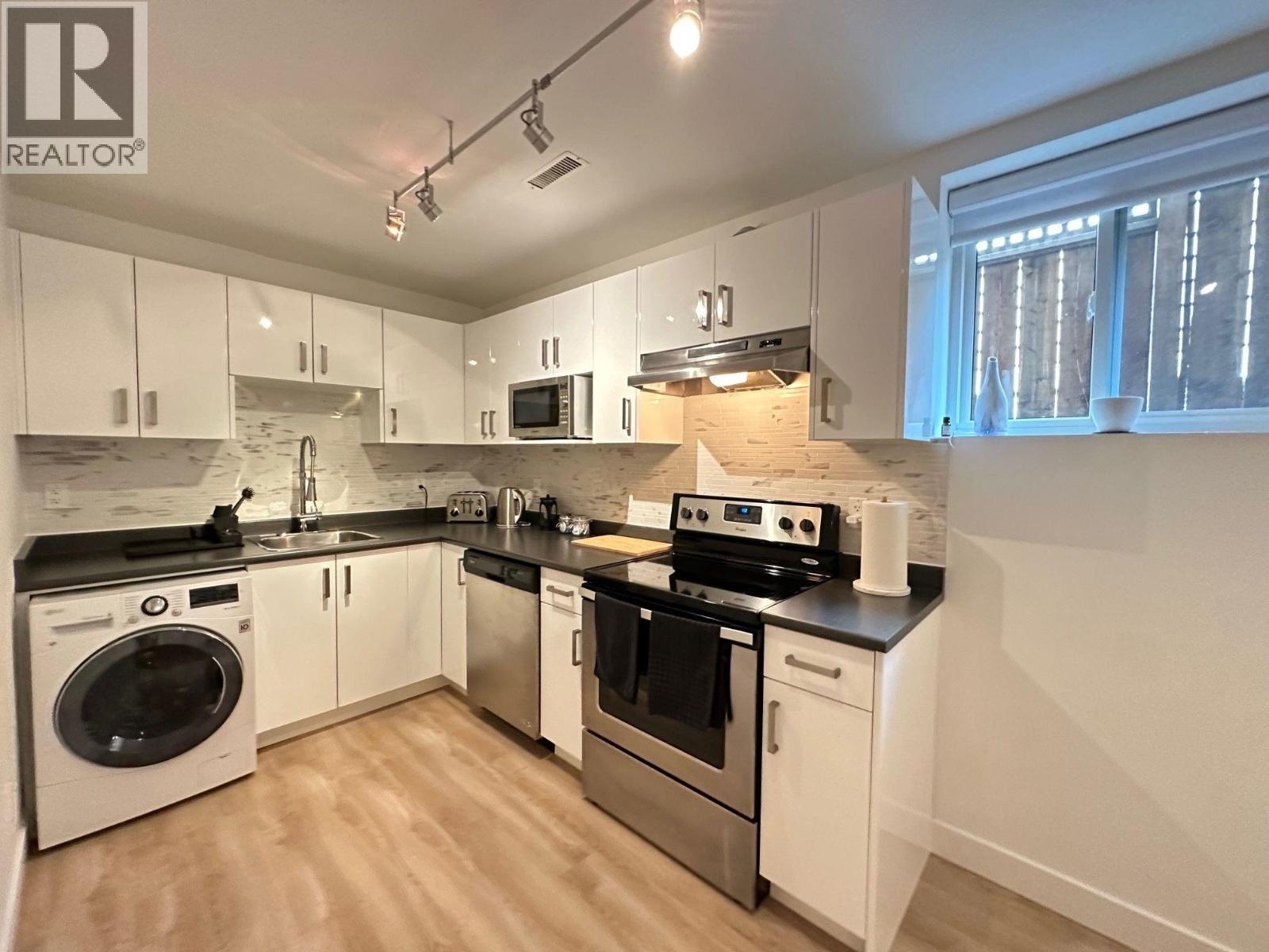 5636 Covey Pl, Vancouver, British Columbia  V7R 4T8 - Photo 5 - R3069343