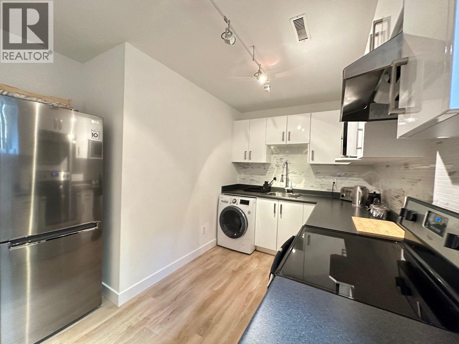 5636 Covey Pl, Vancouver, British Columbia  V7R 4T8 - Photo 6 - R3069343