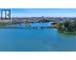 206 103 Gorge Rd E Treelane Estates, Victoria, Ca