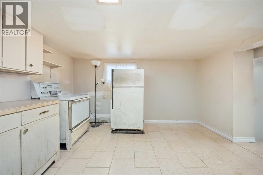 176 Christina Street South, Sarnia, Ontario  N7T 2N1 - Photo 12 - 25028565