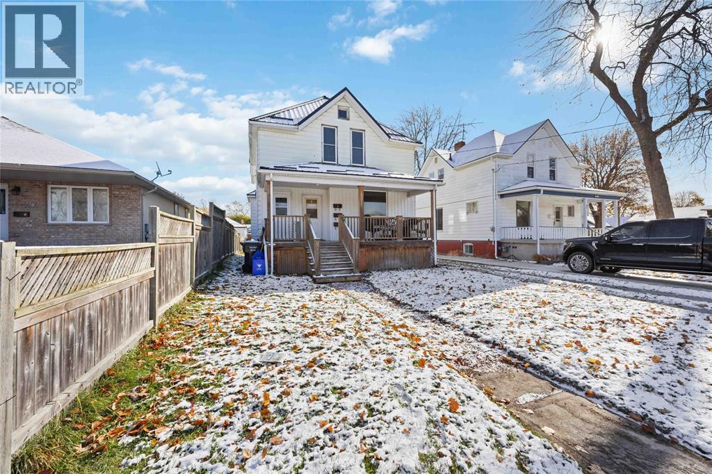 176 Christina Street South, Sarnia, Ontario  N7T 2N1 - Photo 3 - 25028565