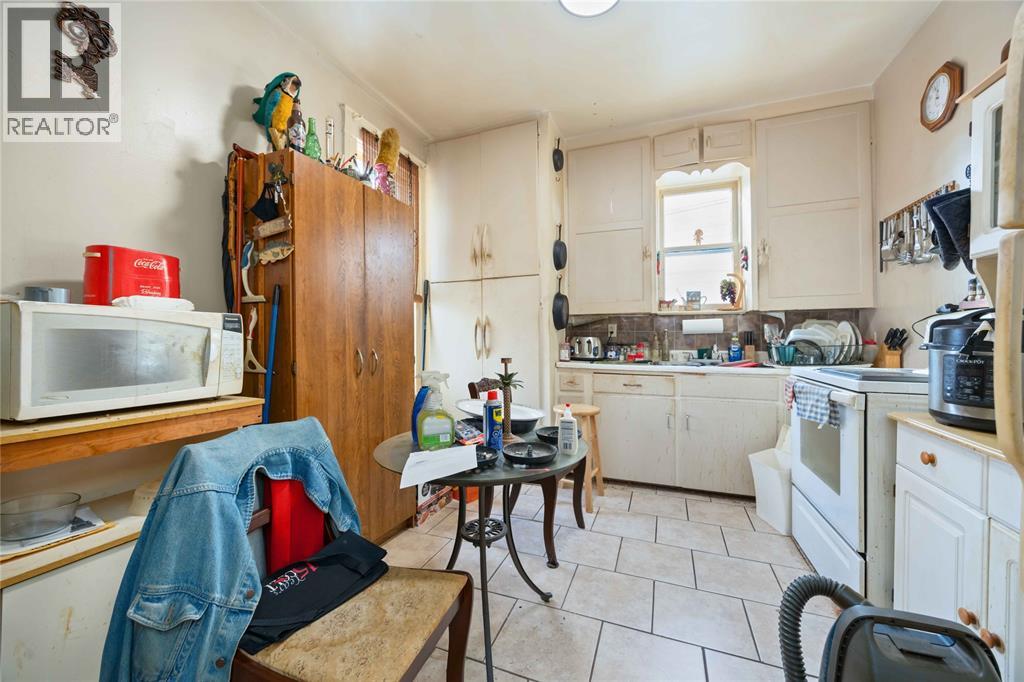 176 Christina Street South, Sarnia, Ontario  N7T 2N1 - Photo 8 - 25028565