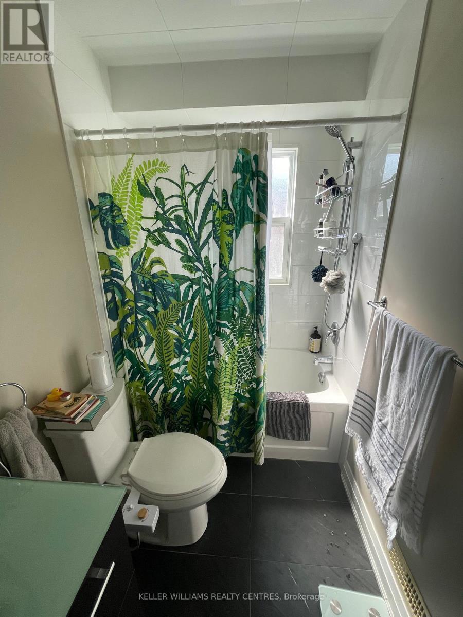 Upper - 453 Ashdale Avenue, Toronto, Ontario  M4L 2Z3 - Photo 8 - E12537224