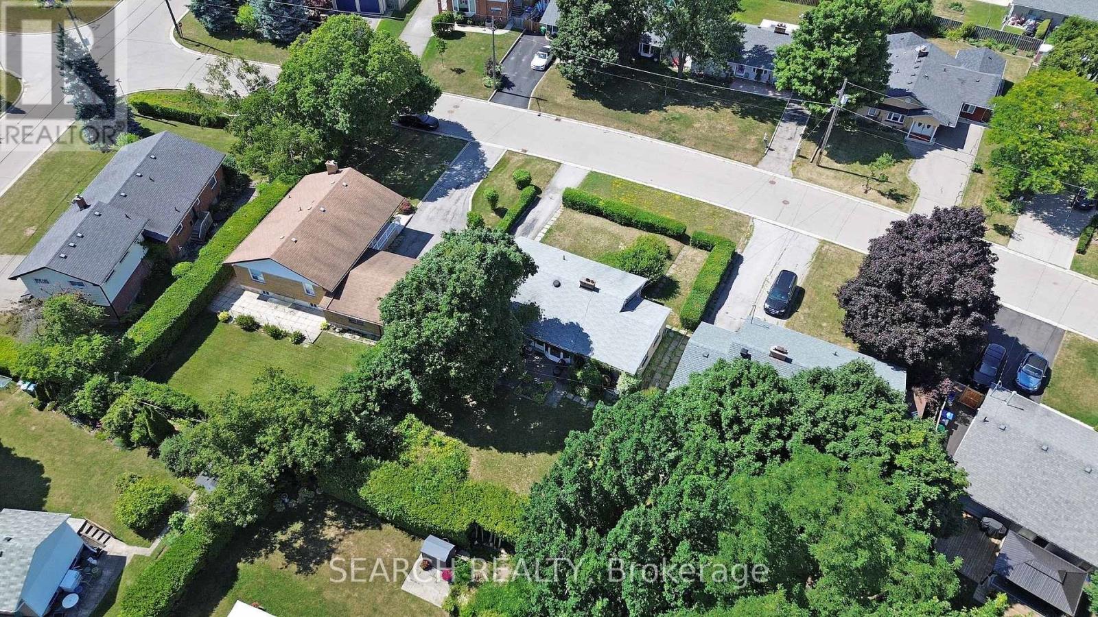 6 De Jong Drive, Mississauga, Ontario  L5M 1C1 - Photo 10 - W12301761