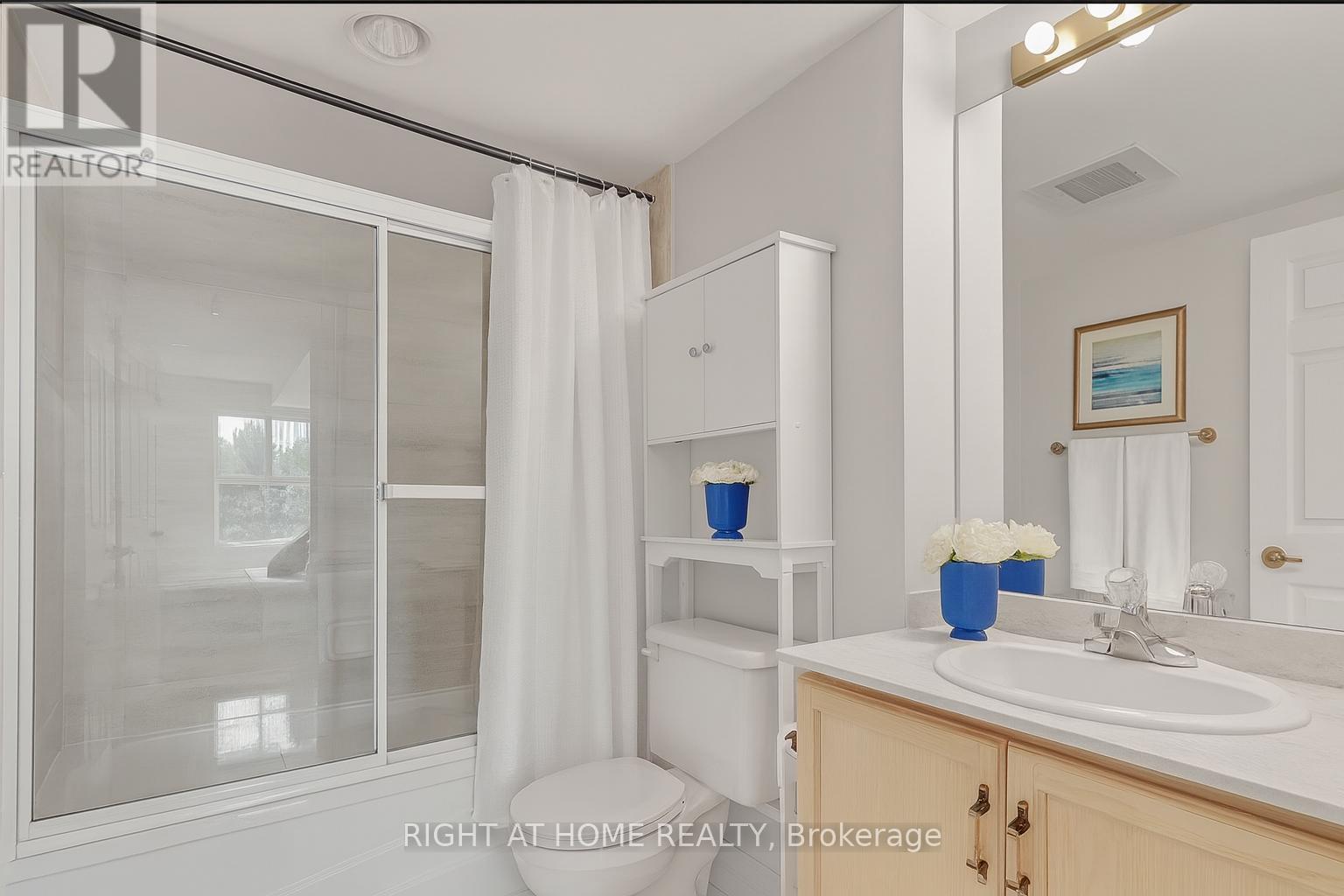 307 - 18 Concorde Place, Toronto, Ontario  M3C 3T9 - Photo 7 - C12568026