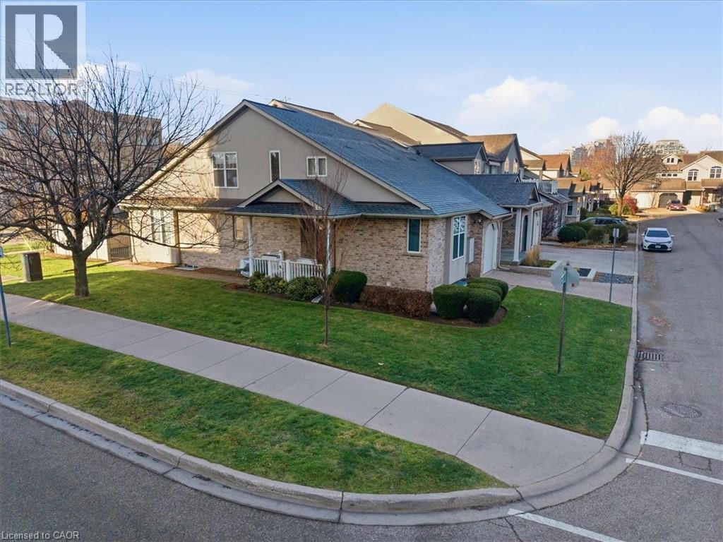 78 Freemont Street, Waterloo, Ontario  N2L 6L7 - Photo 2 - 40788250