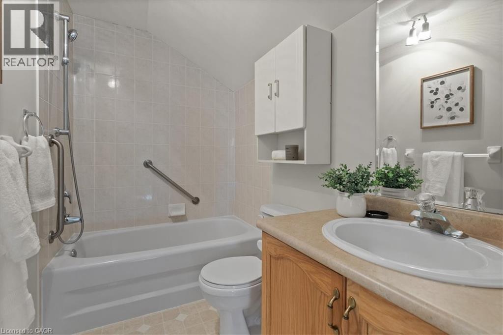 78 Freemont Street, Waterloo, Ontario  N2L 6L7 - Photo 38 - 40788250